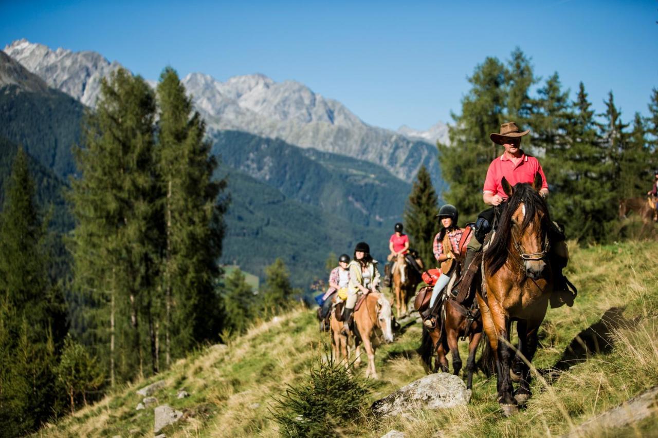 Hotel Fronza - Your Hike & Mountain Home Лутаґо Екстер'єр фото