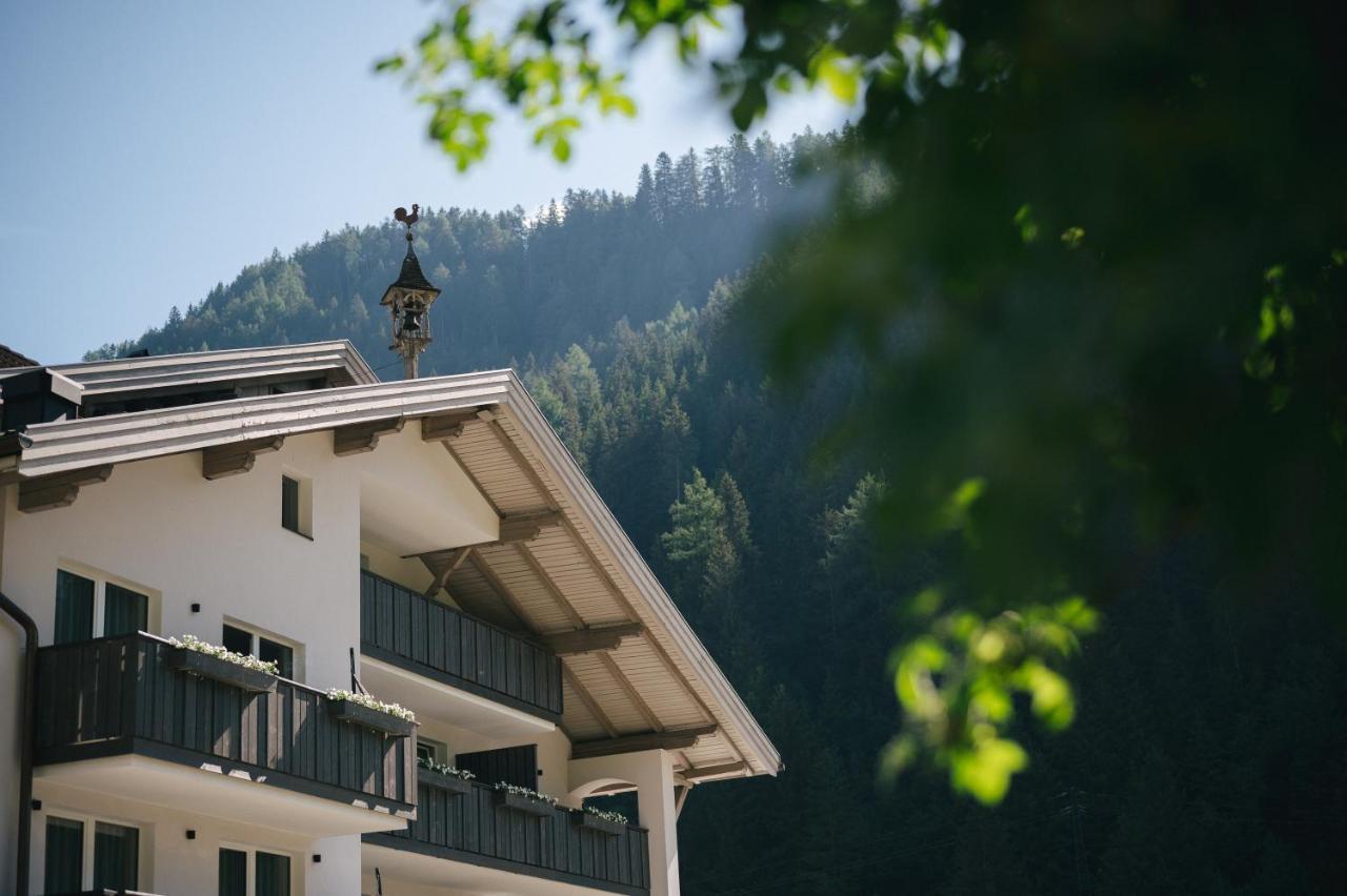 Hotel Fronza - Your Hike & Mountain Home Лутаґо Екстер'єр фото